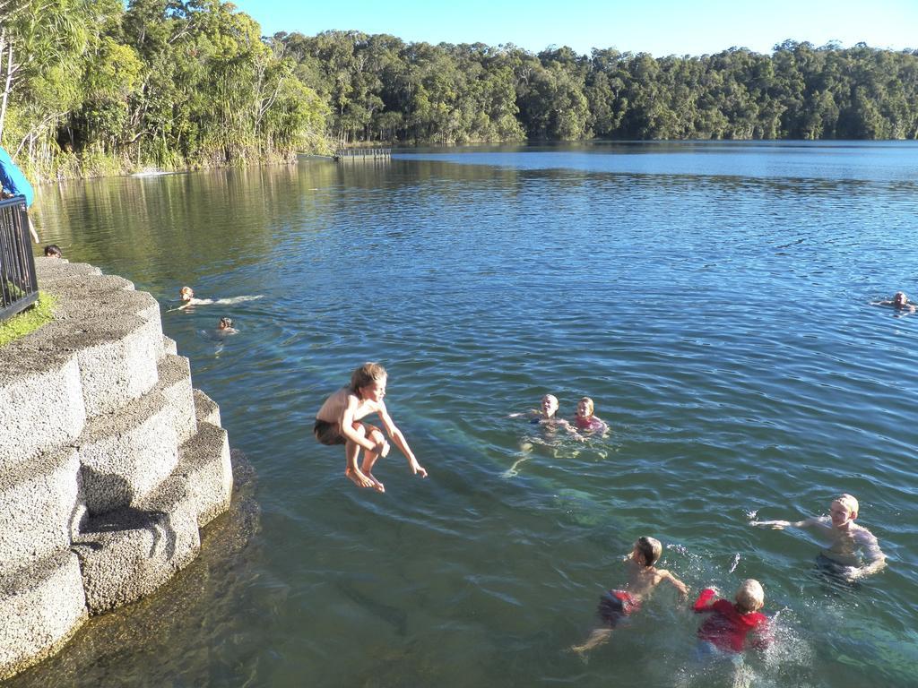 Lake Eacham Tourist Park & Cabins Exterior photo