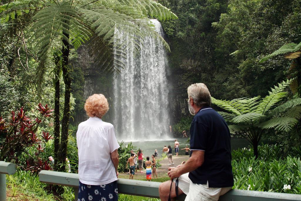 Lake Eacham Tourist Park & Cabins Exterior photo