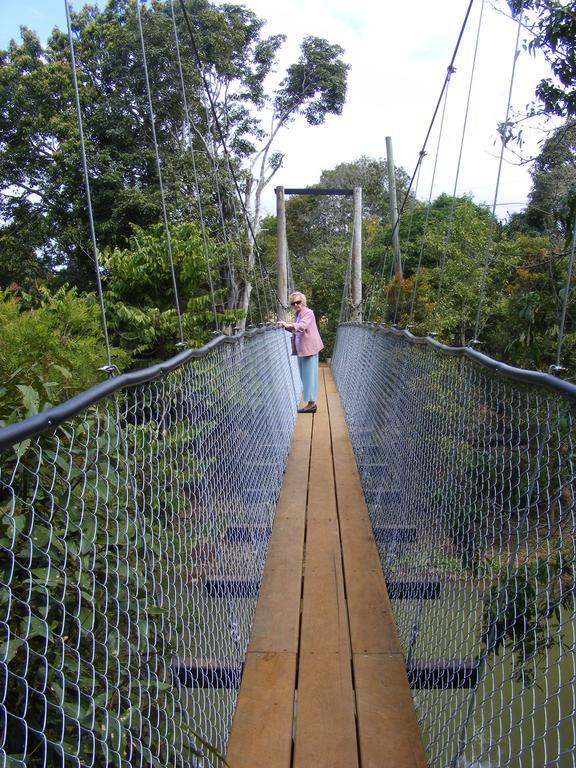 Lake Eacham Tourist Park & Cabins Exterior photo