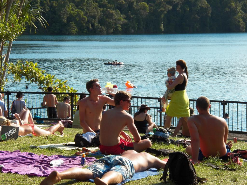 Lake Eacham Tourist Park & Cabins Exterior photo