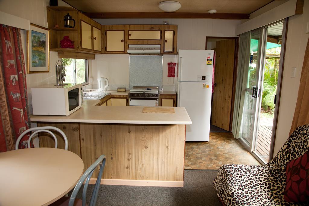 Lake Eacham Tourist Park & Cabins Room photo