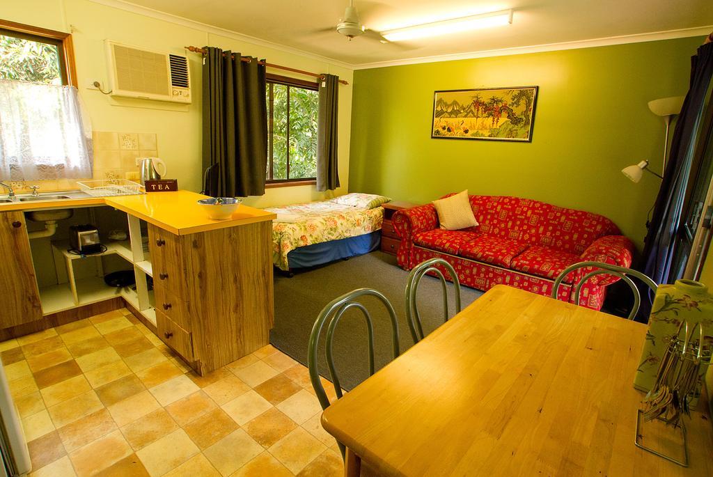 Lake Eacham Tourist Park & Cabins Room photo