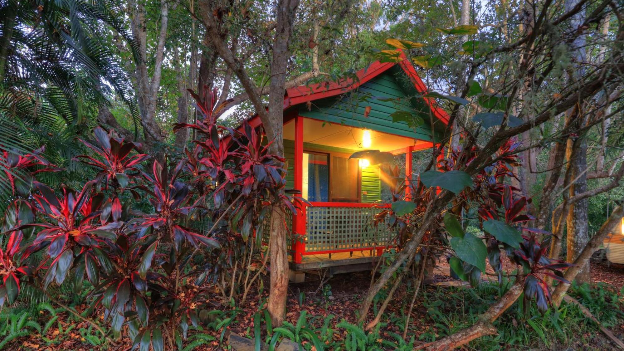 Lake Eacham Tourist Park & Cabins Exterior photo
