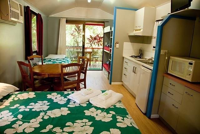 Lake Eacham Tourist Park & Cabins Exterior photo