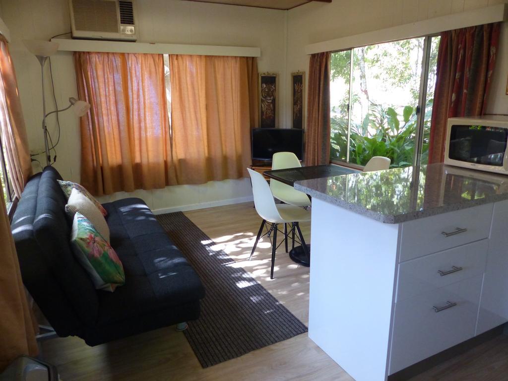 Lake Eacham Tourist Park & Cabins Exterior photo