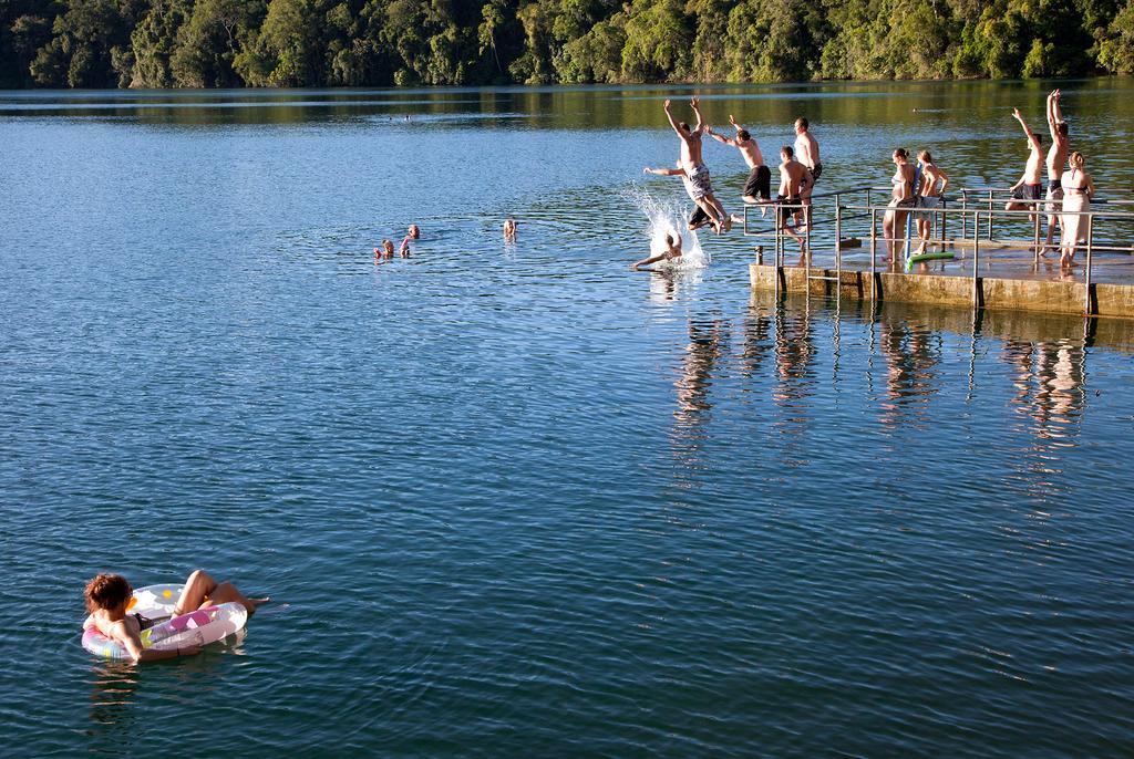 Lake Eacham Tourist Park & Cabins Exterior photo