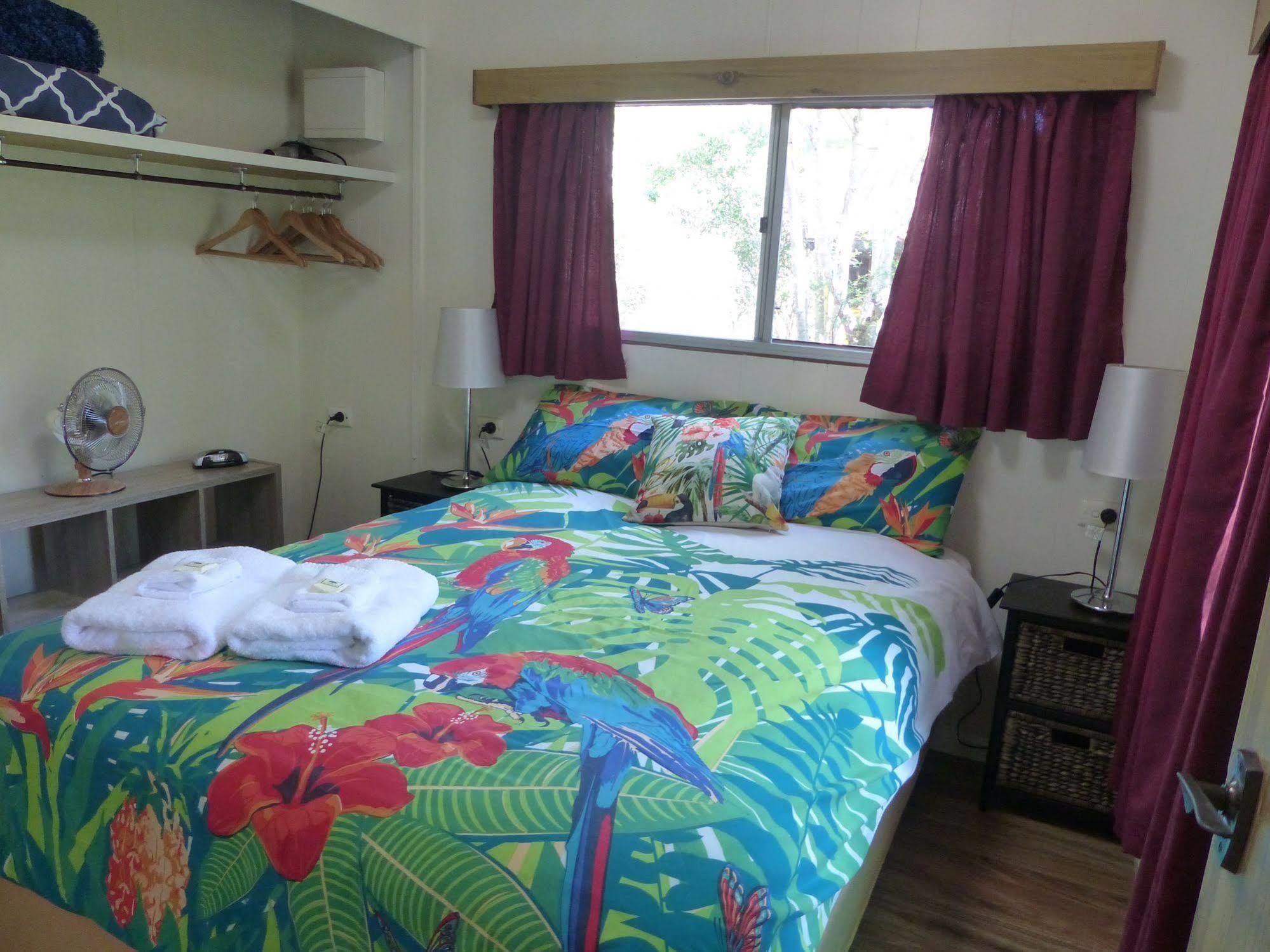 Lake Eacham Tourist Park & Cabins Exterior photo
