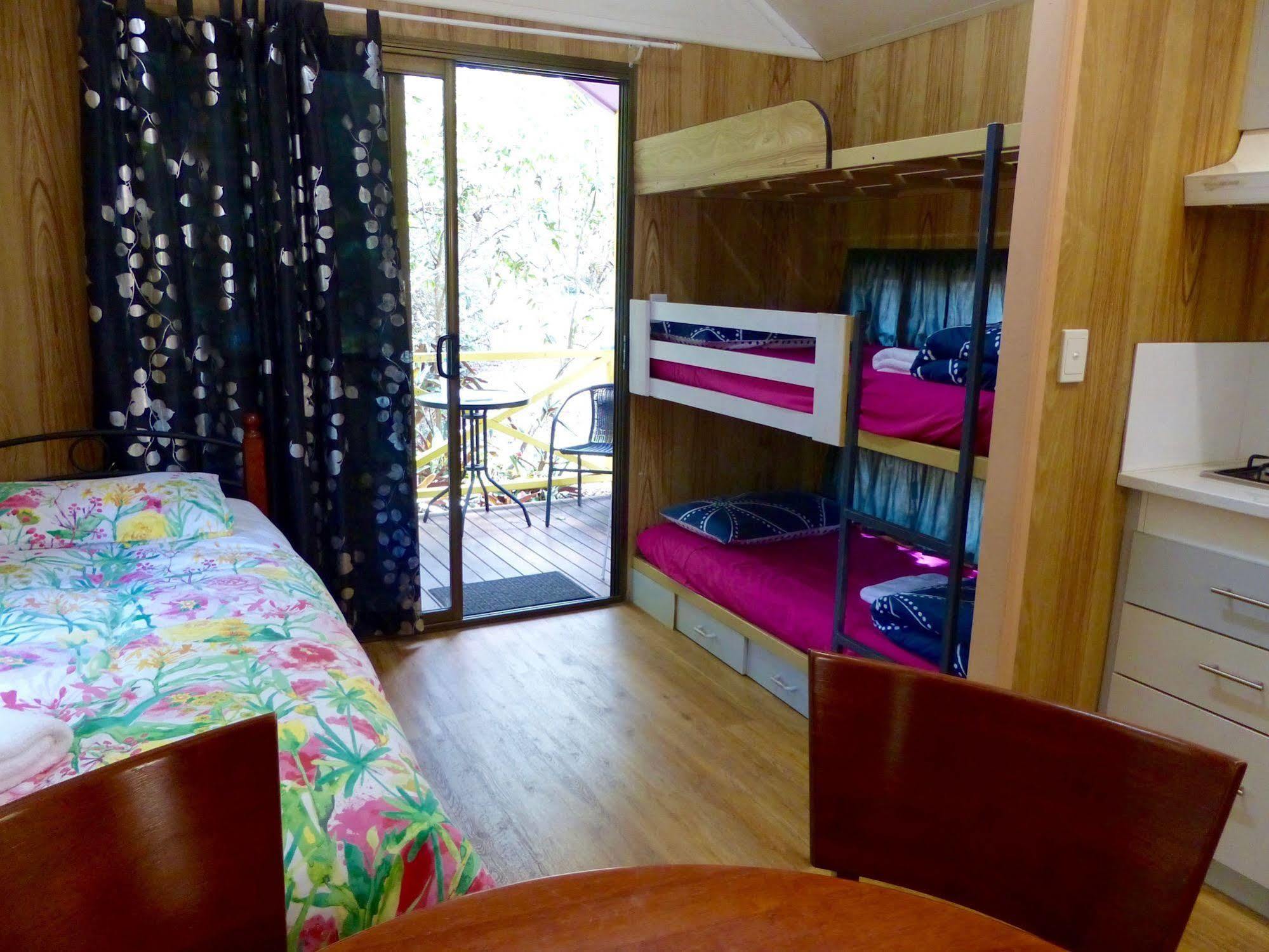 Lake Eacham Tourist Park & Cabins Exterior photo